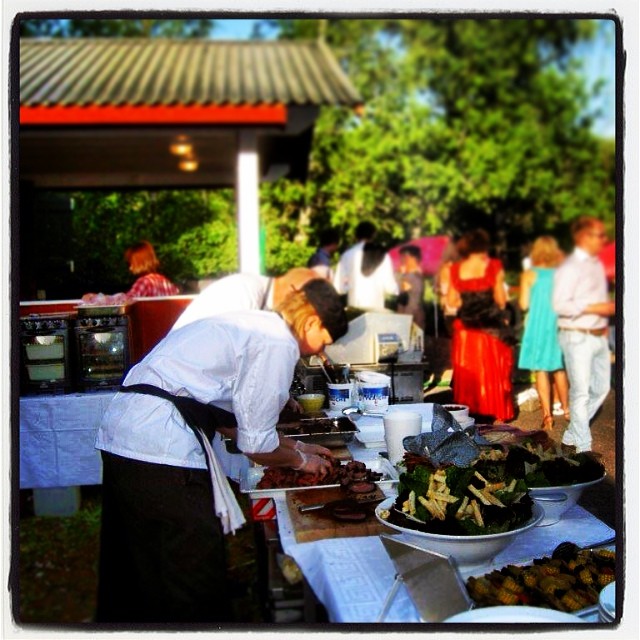 Kingstreet grillar mitt ute i ingenstans; Pottåker 2008